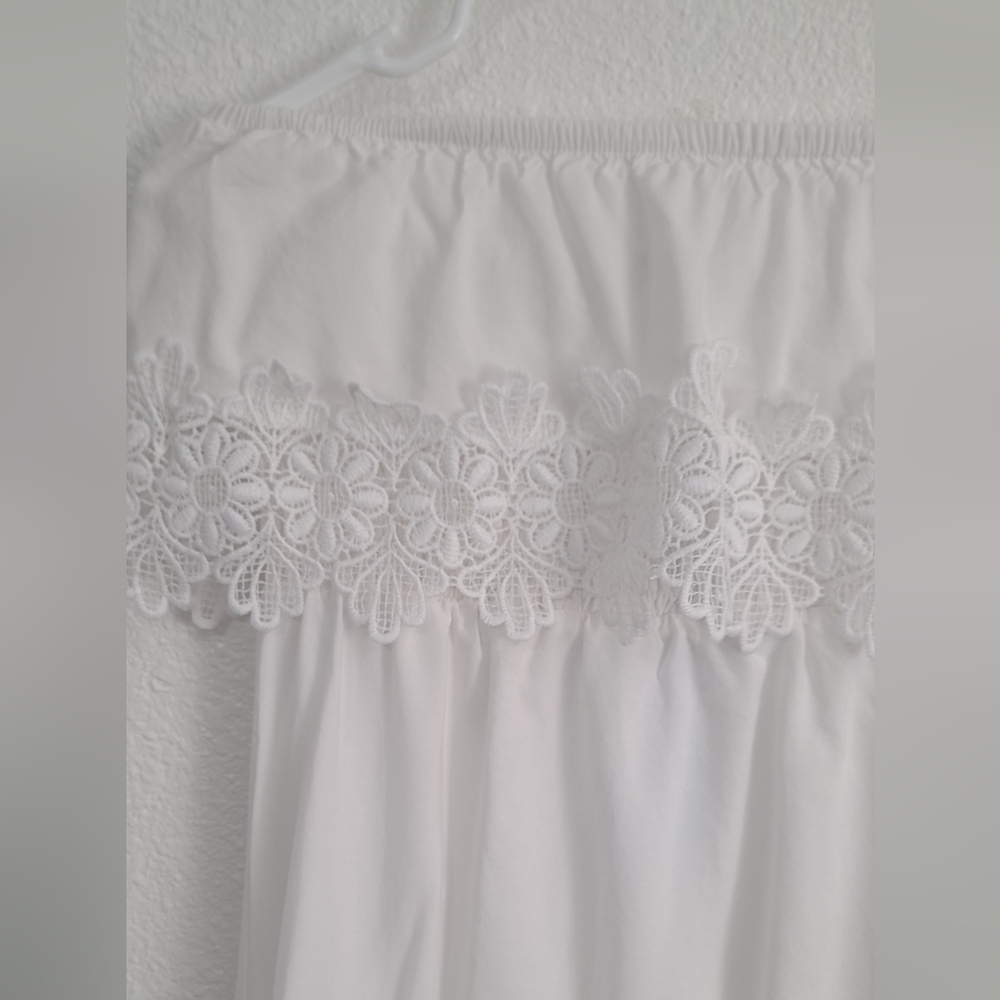 Solitaire White Lace Off-Shoulder Dress - Picture 4 of 11
